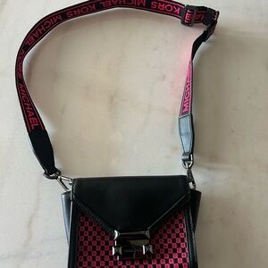 Micheal Kors crossbody bag